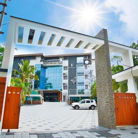 Builda Park inn Ottappalam Bagian luar foto