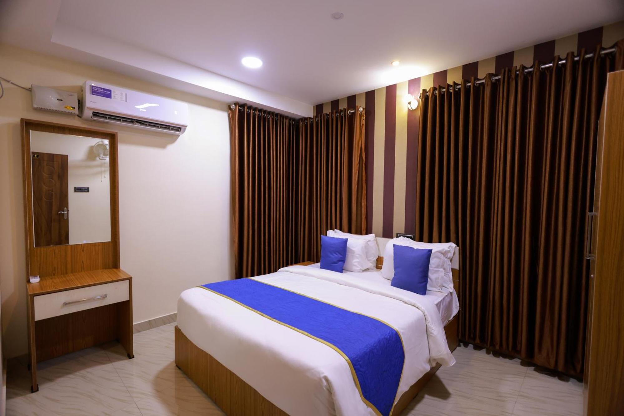 Builda Park inn Ottappalam Bagian luar foto