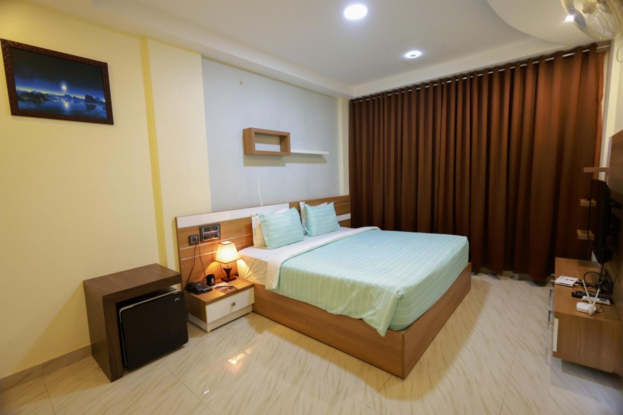 Builda Park inn Ottappalam Bagian luar foto