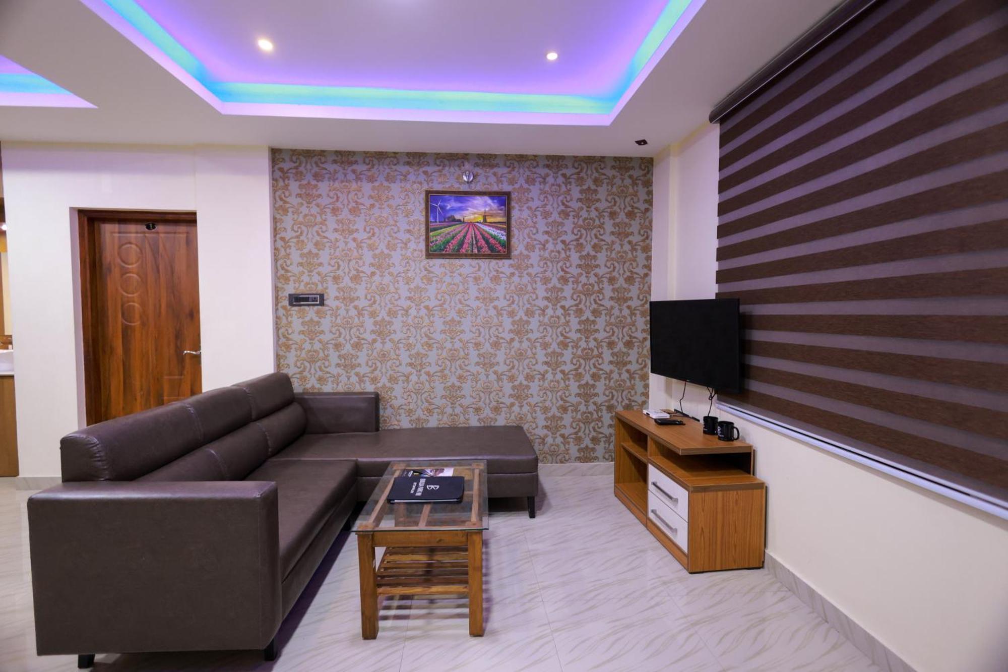 Builda Park inn Ottappalam Bagian luar foto