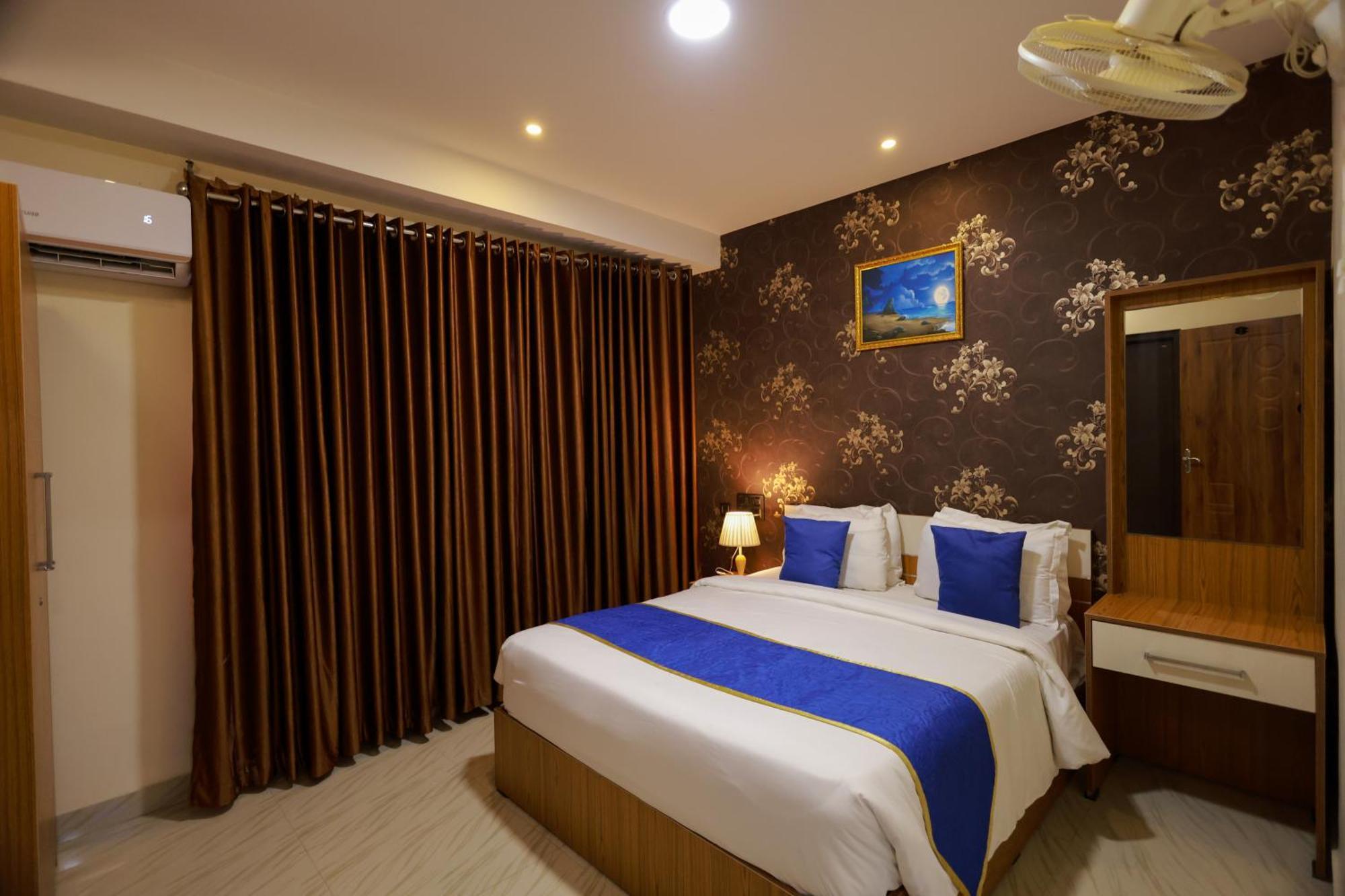 Builda Park inn Ottappalam Bagian luar foto