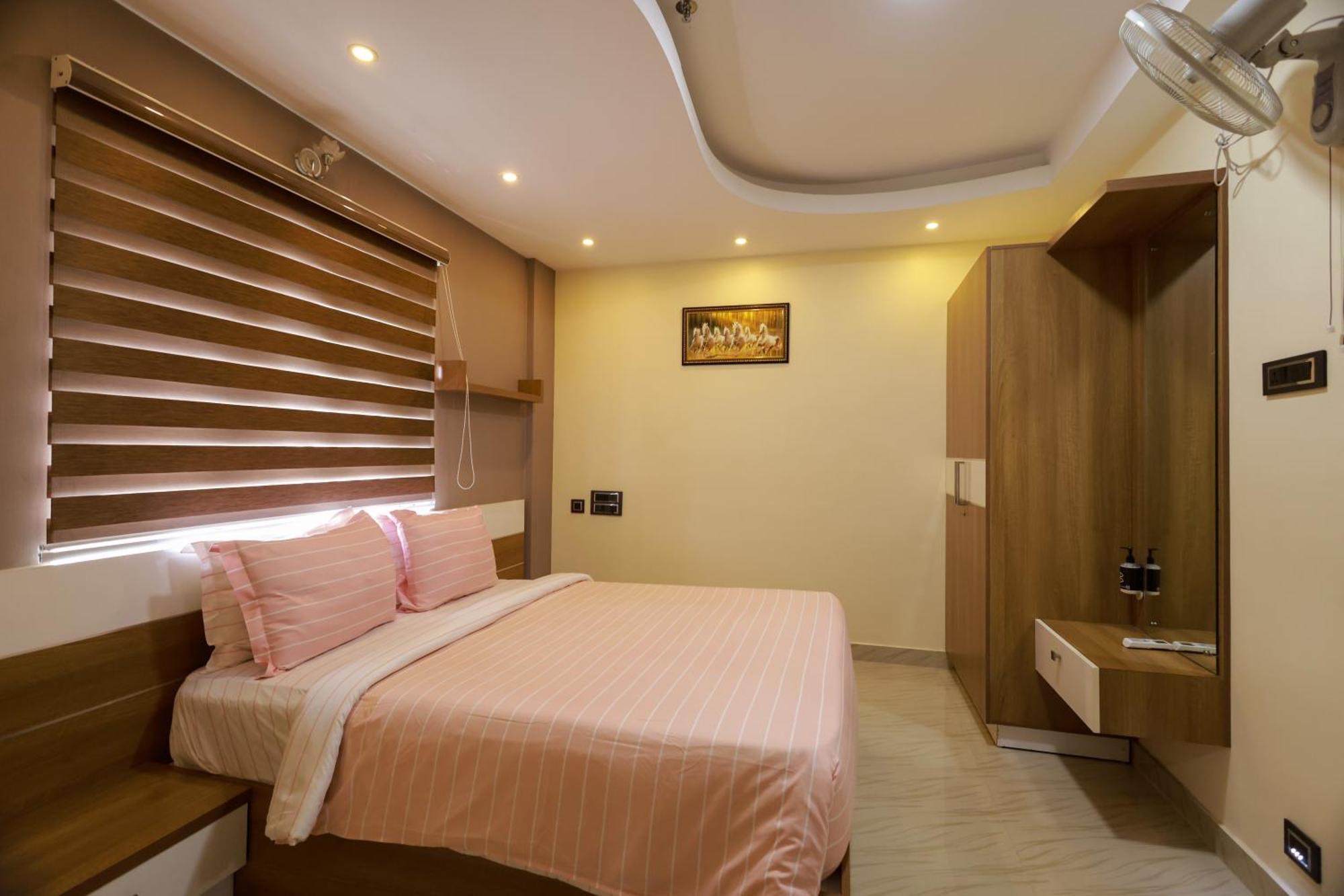 Builda Park inn Ottappalam Bagian luar foto