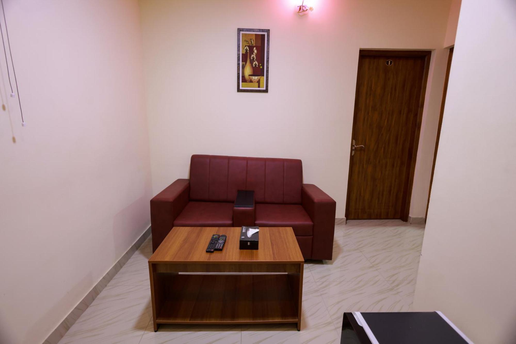 Builda Park inn Ottappalam Bagian luar foto