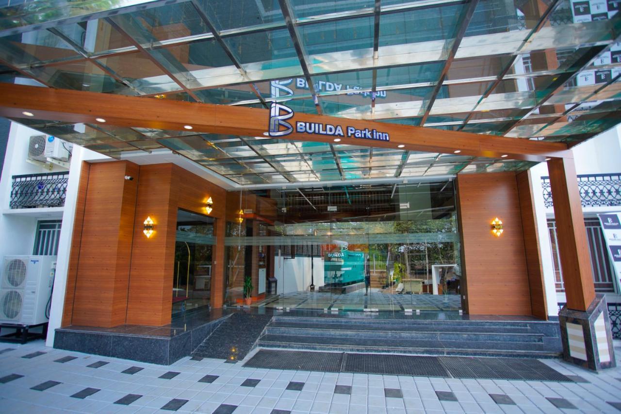 Builda Park inn Ottappalam Bagian luar foto
